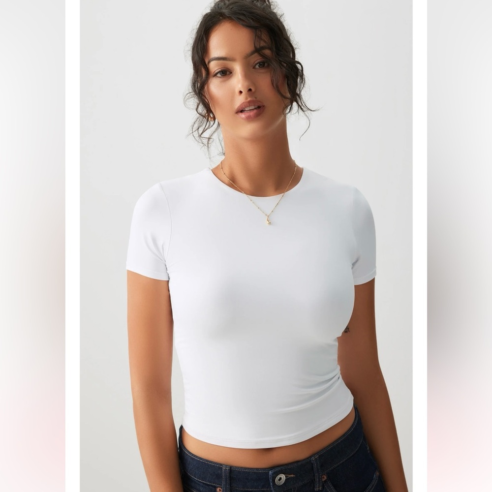 NWOT Ardene Countour Crew Tee